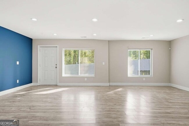 Building Photo - 1735 Carter Cir