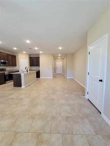 Building Photo - 123 Canales Cir