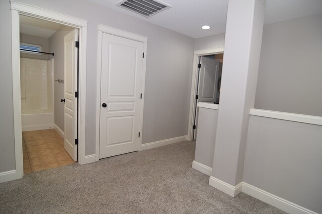 Building Photo - 21524 SW Parkin Ln