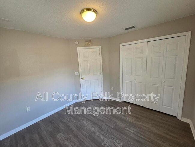 Building Photo - 220 S Eastside Dr