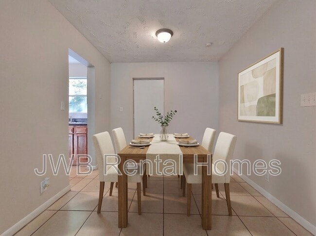 Building Photo - 4525 Rainer Rd