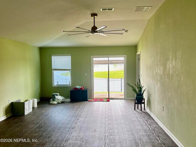 Building Photo - 12450 Russian Olive Rd