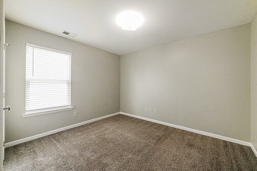 Building Photo - 434 Highland Falls Dr