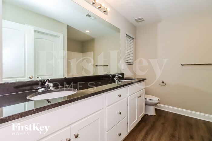 Building Photo - 2065 Samantha Dr