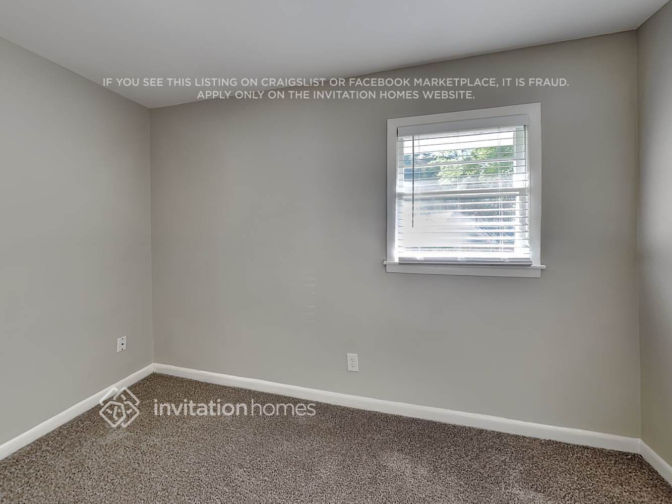 Building Photo - 3582 Highwood Dr SW