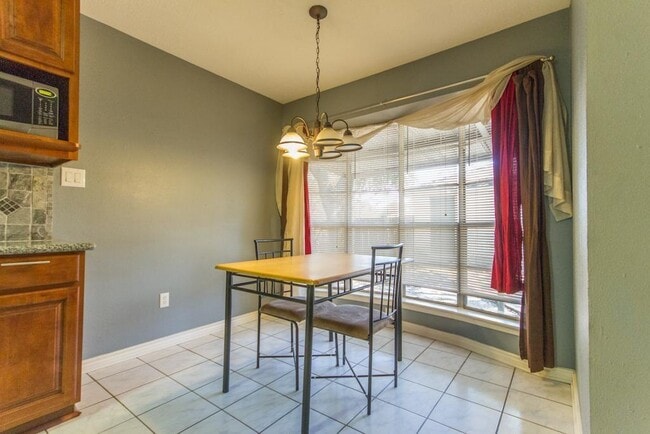Building Photo - 5403 Timpani Dr