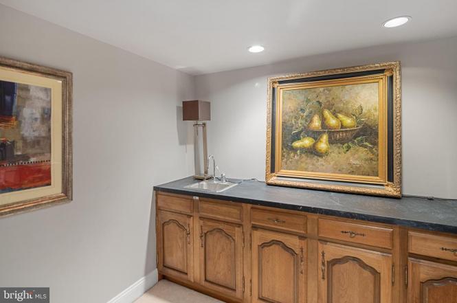 Building Photo - 70 Sutphin