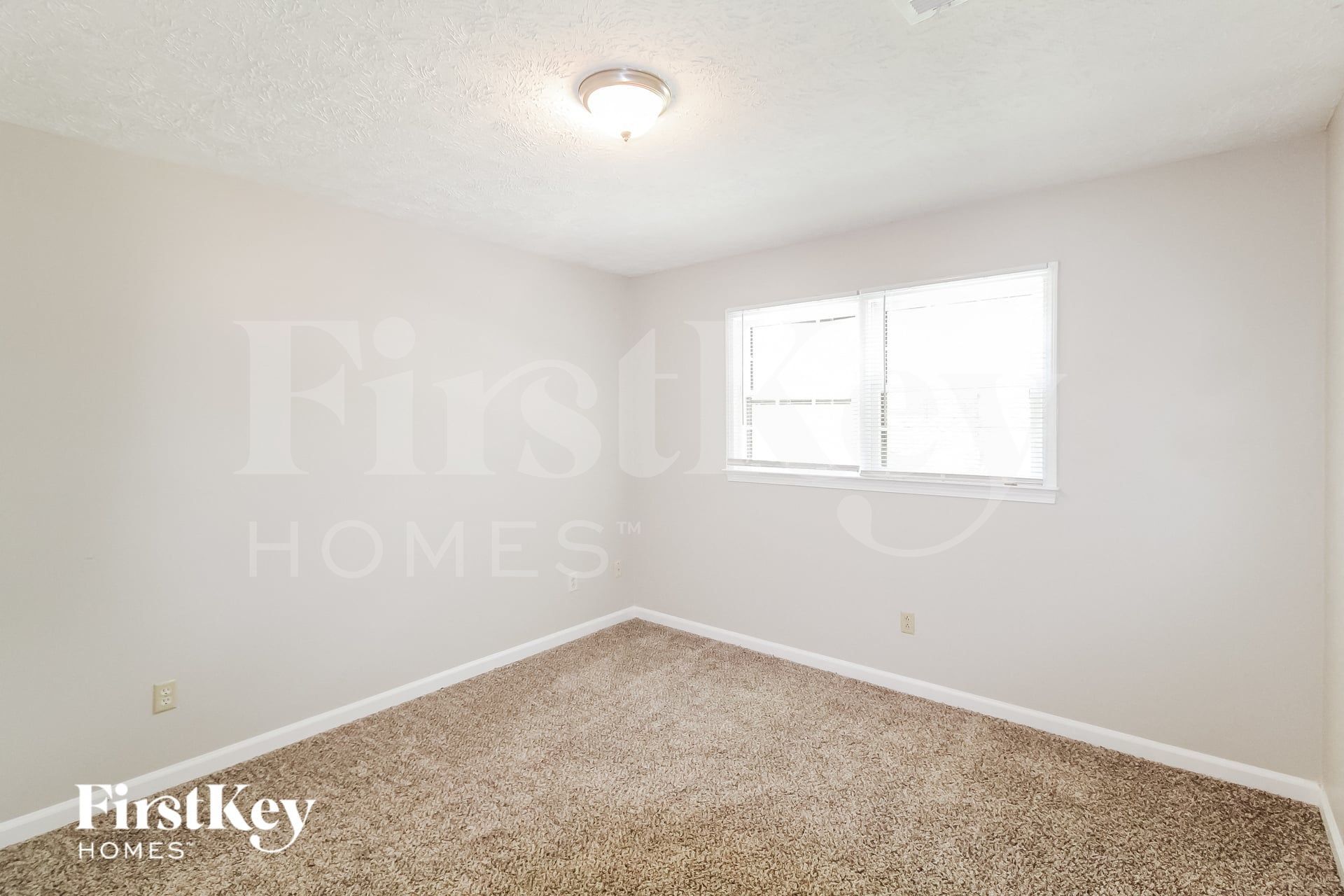 Building Photo - 600 River Oak Loop