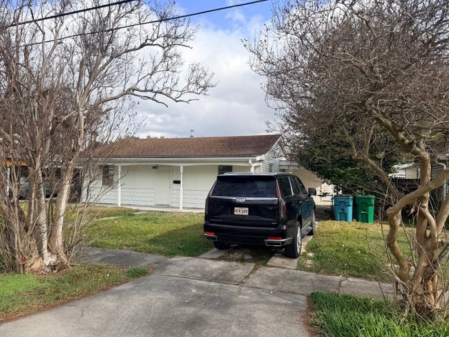 Building Photo - 1117 Evergreen Dr