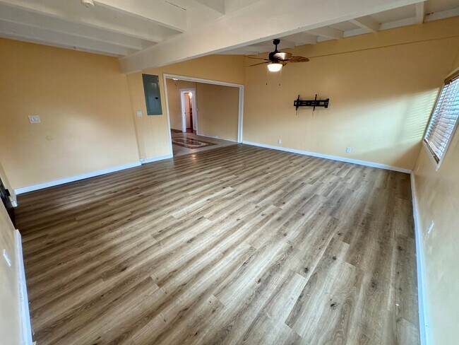 Building Photo - Rarely available 4 bed, 3 bath w/ a pool i...