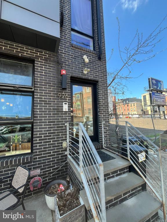 Building Photo - 926 N 15th St