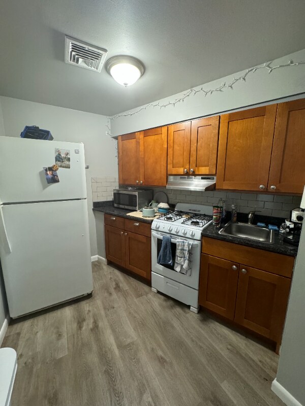 Primary Photo - 3741 Lancaster Ave