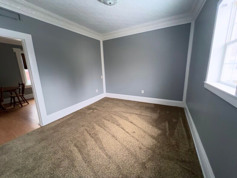 Building Photo - 15 Park Cir