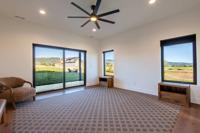 Building Photo - 1601 Jackrabbit Ln