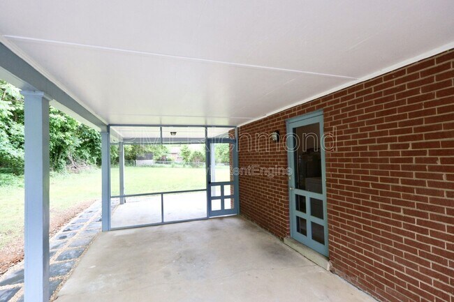 Building Photo - 5913 Osoge Rd