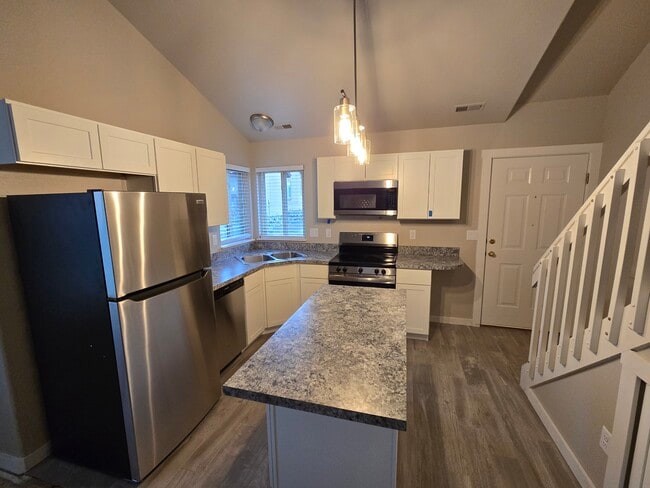 Building Photo - 1642 Columbine Village Dr