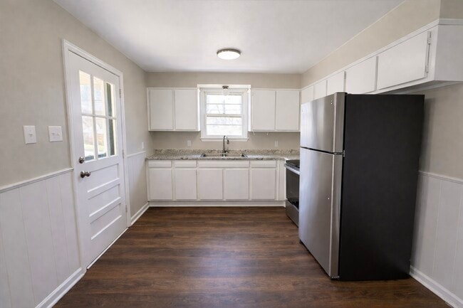 Building Photo - 108 Revere Dr