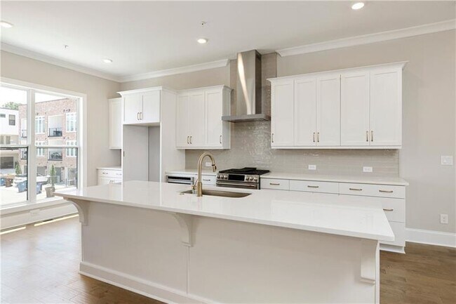 Building Photo - 439 Burton Dr