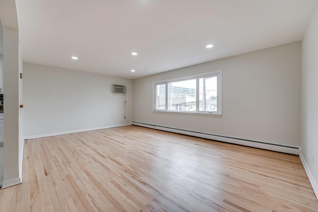 Building Photo - 263 Palisade Ave
