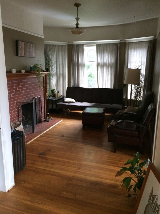 Building Photo - smi01 - SE Ankeny