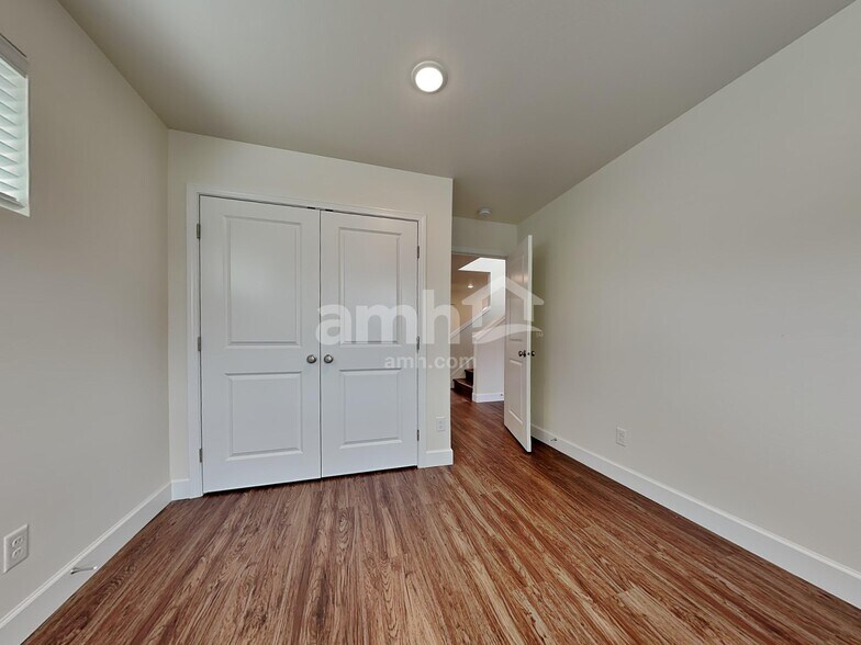 Building Photo - 33013 Lookout Ln