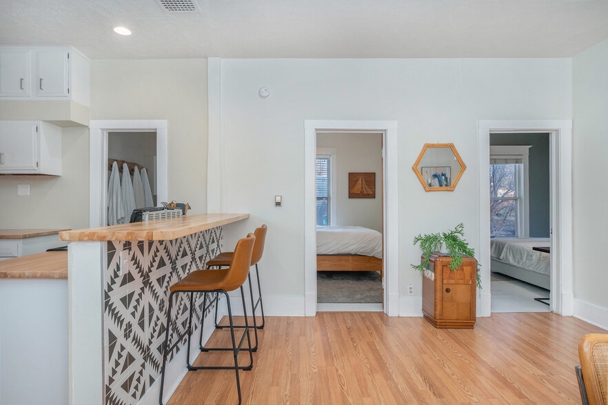 Building Photo - 515 West Mulberry Street