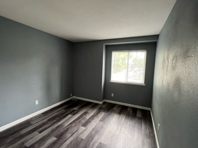 Building Photo - Gated Community in Elk Grove