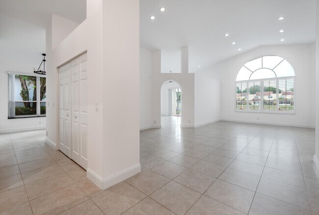Building Photo - 23390 Torre Cir