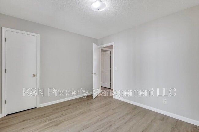 Building Photo - 129 Finn Cir