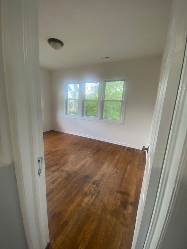 Building Photo - 2135-7 Lakewood