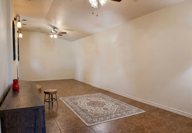 Building Photo - 104 Riverside Dr