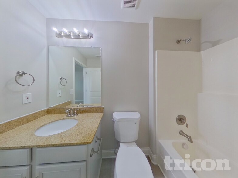 Building Photo - 1814 Woods Ln