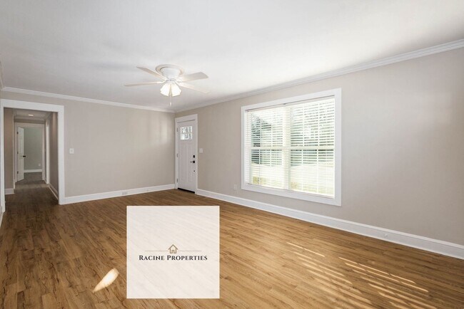 Building Photo - Charming Three Bedroom in Greer, SC