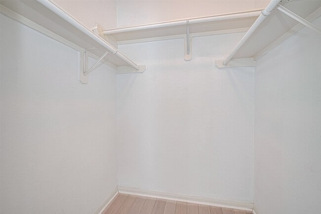 Building Photo - 7407 Golden Star Dr