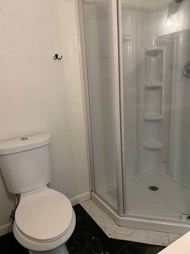 Building Photo - 3850 N Collister Dr