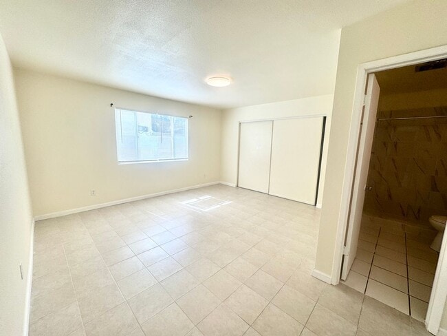Building Photo - 2589 Hayes Dr
