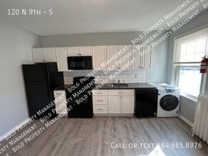 Building Photo - 120 N 9th-5