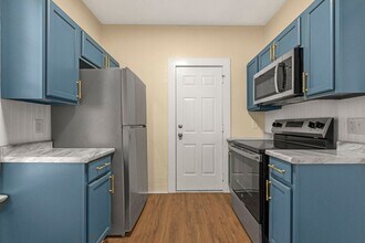 Building Photo - One bedroom available for a move in right ...