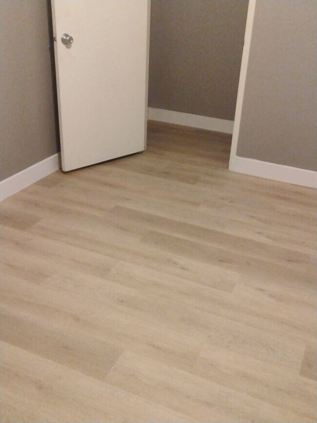 Building Photo - $1,275 For Lease-1 Bedroom-1 Bath Apt in T...