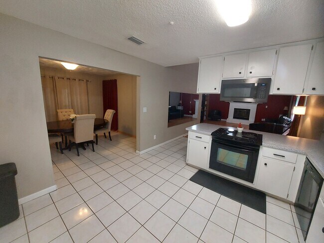 Building Photo - 8826 Minnow Creek Dr