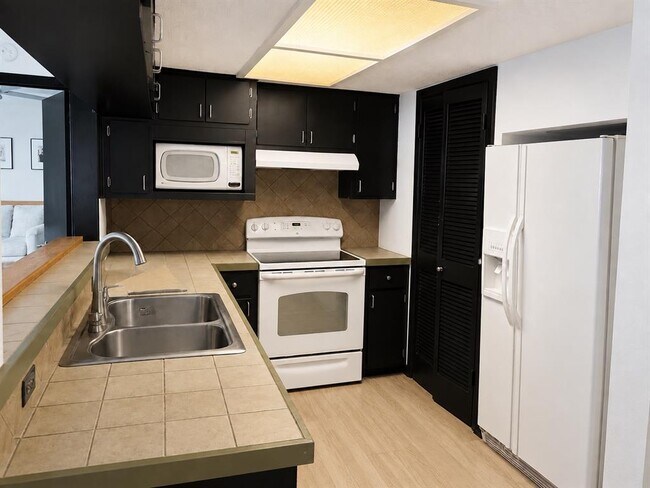 Building Photo - 3215 W William Cannon Dr