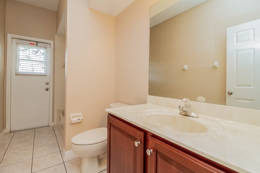 Building Photo - 1320 Falconwood Ct