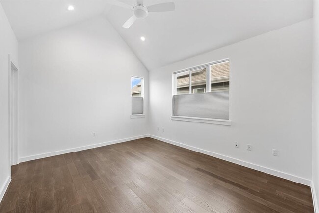 Building Photo - 3600 Clary Wy