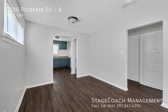 Building Photo - 5708 Pickfair St