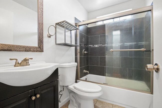 Building Photo - 2-Bedroom, 2-Bath Condo in Prime Torrance ...