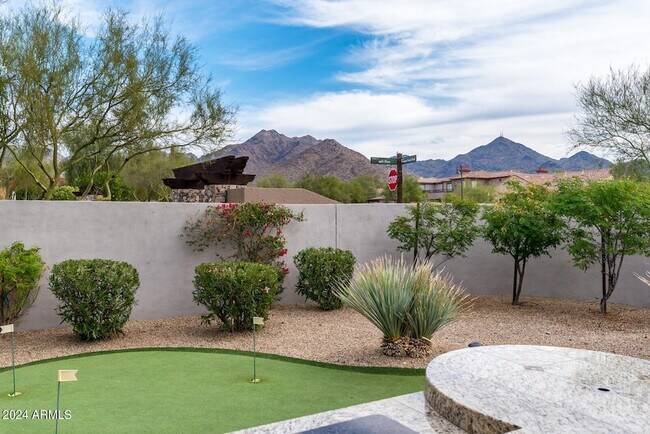Building Photo - 9901 E Edgestone Dr