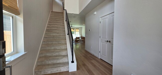 Building Photo - Stunning 3-bedroom + tech room, 2.5-bath home in NW Boise!