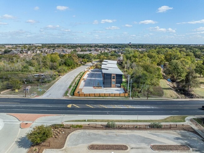 Building Photo - BRAND NEW 4 Bed/4 Bath Townhome Available ...