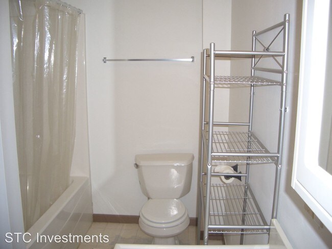 Building Photo - 2 br, 1 bath House - 402 W. McDonough