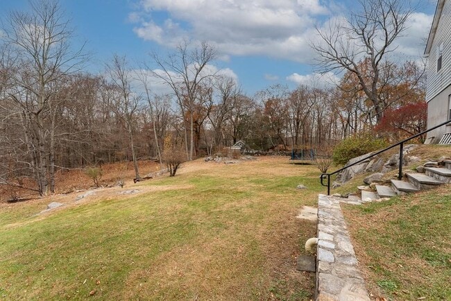 Building Photo - 49 Spring Valley Rd